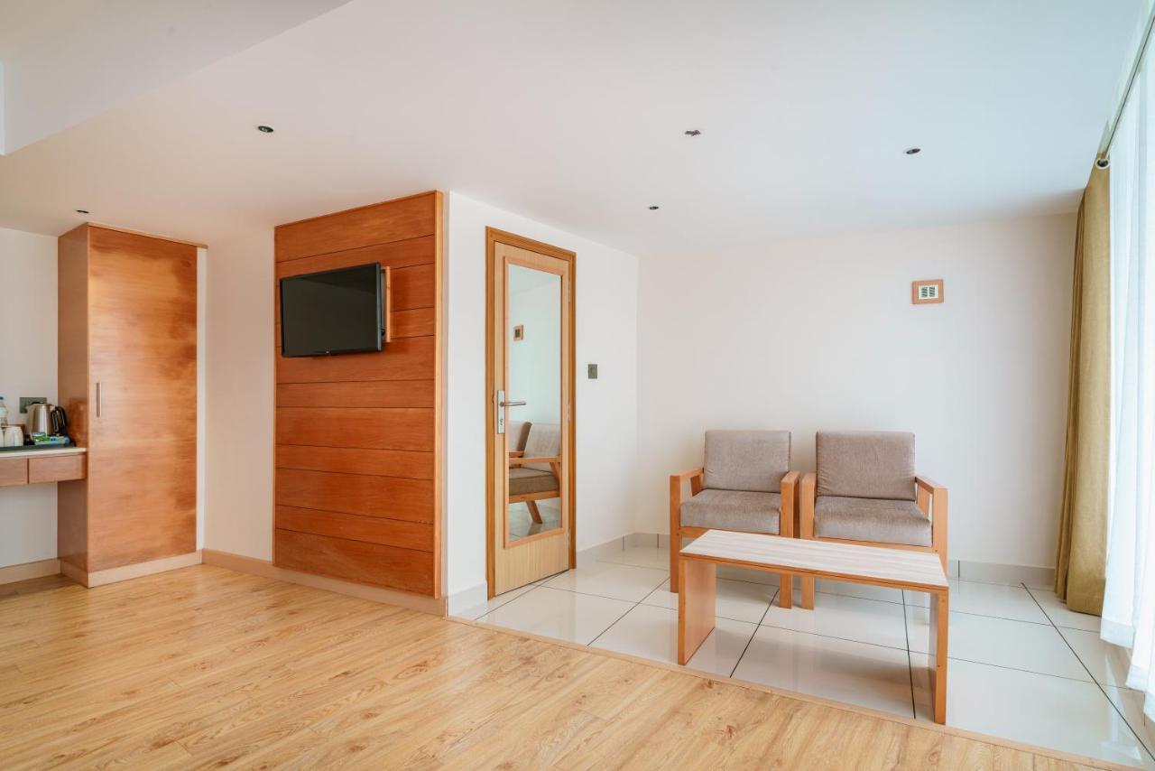 Townbridge Hotels & Suites Kochi 외부 사진