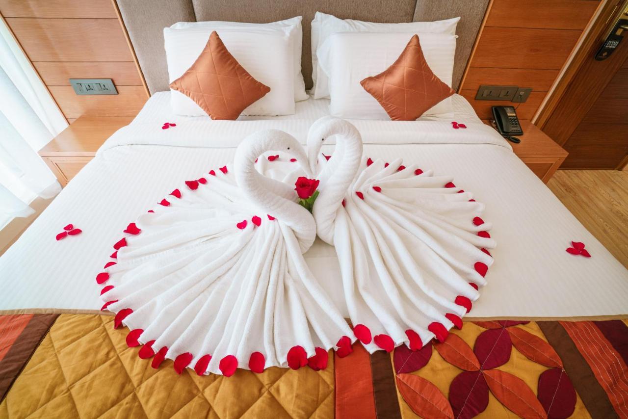 Townbridge Hotels & Suites Kochi 외부 사진