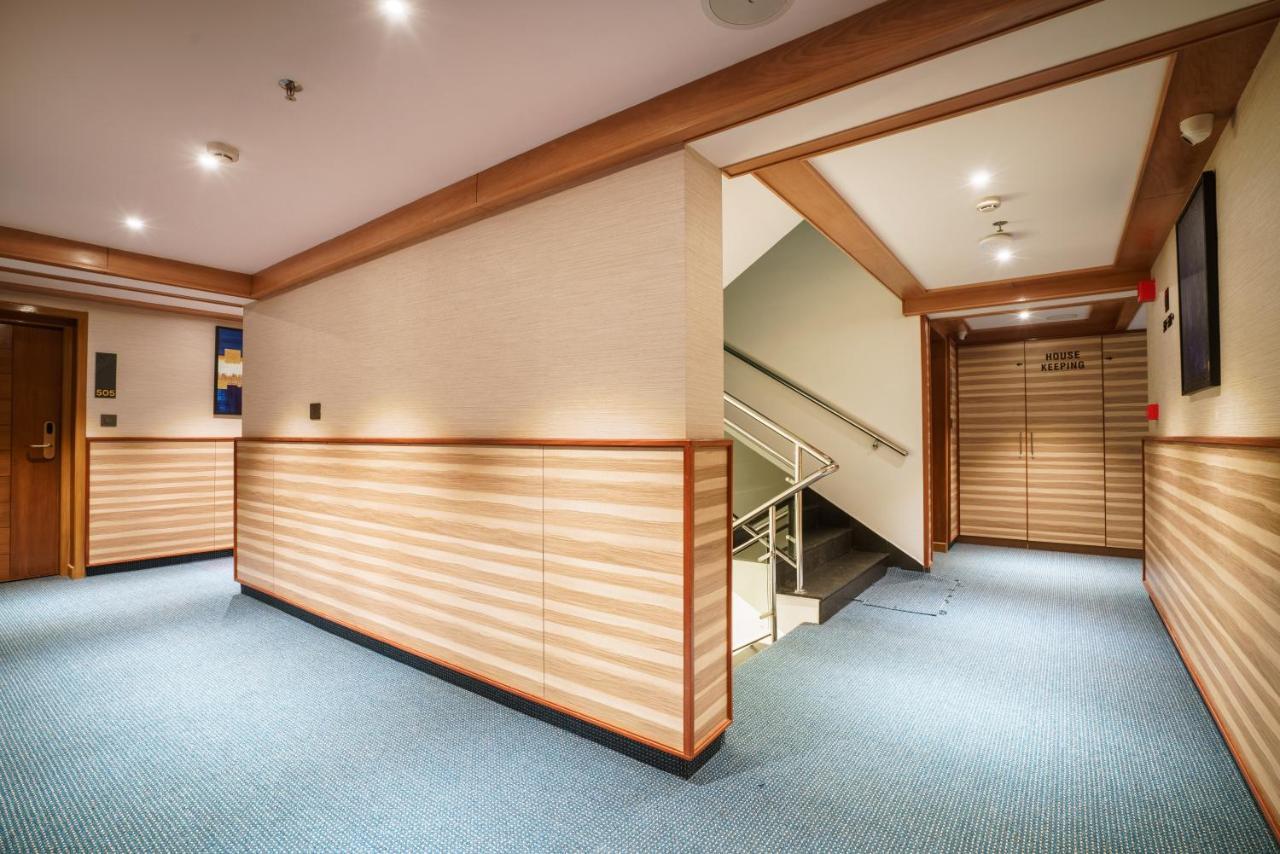 Townbridge Hotels & Suites Kochi 외부 사진