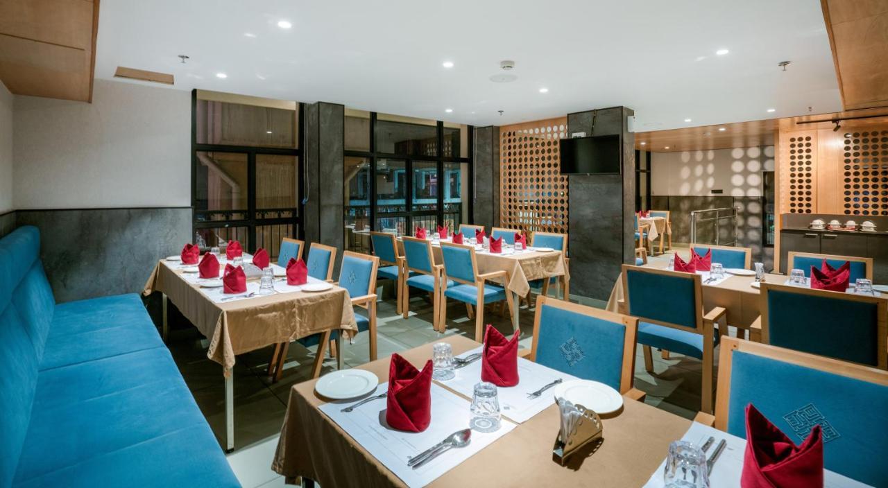 Townbridge Hotels & Suites Kochi 외부 사진