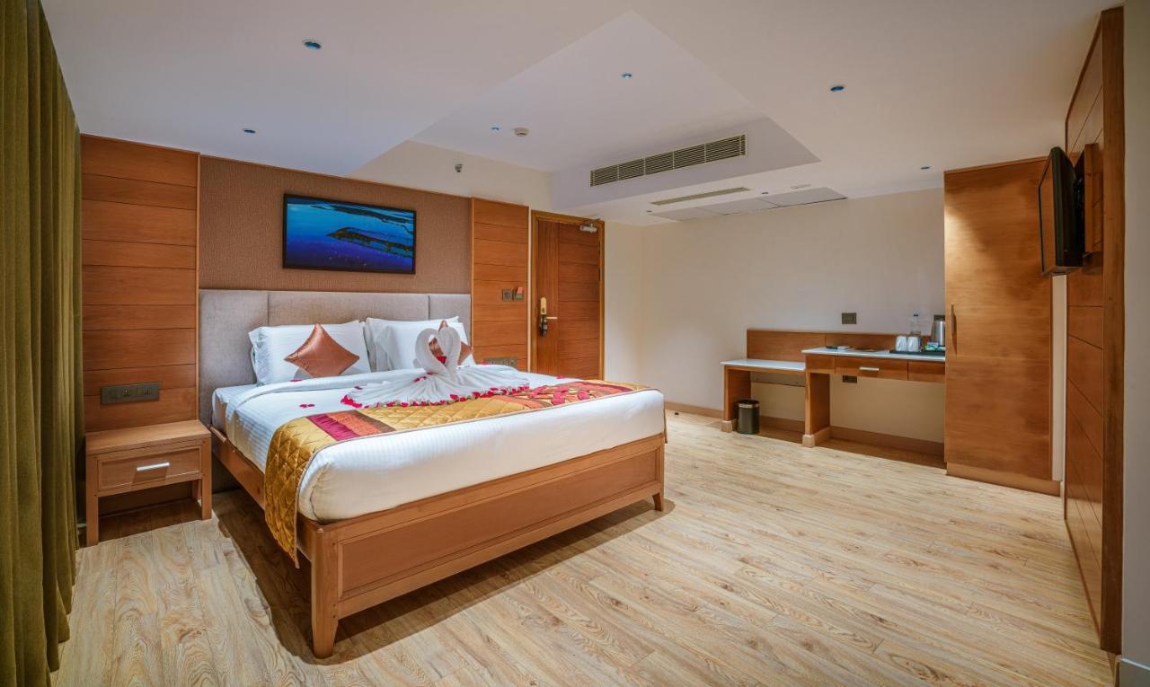 Townbridge Hotels & Suites Kochi 외부 사진