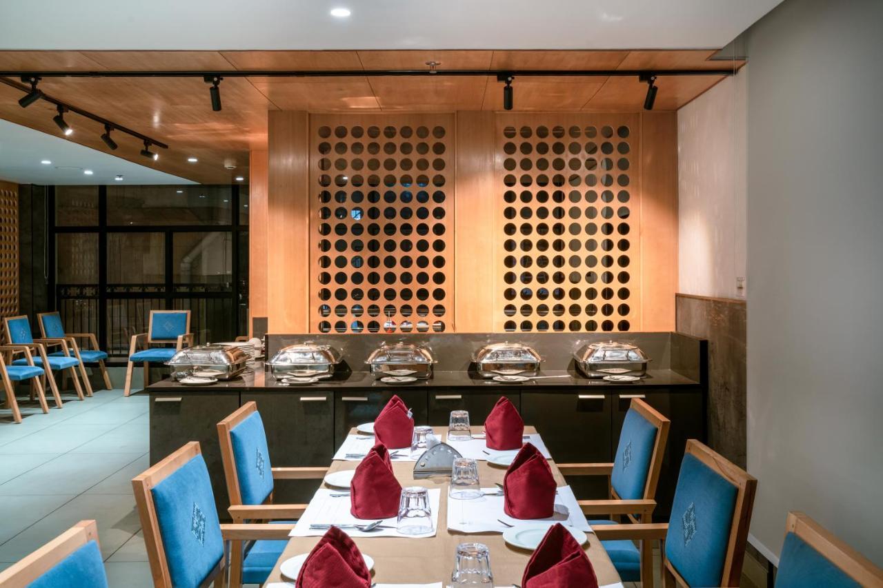 Townbridge Hotels & Suites Kochi 외부 사진