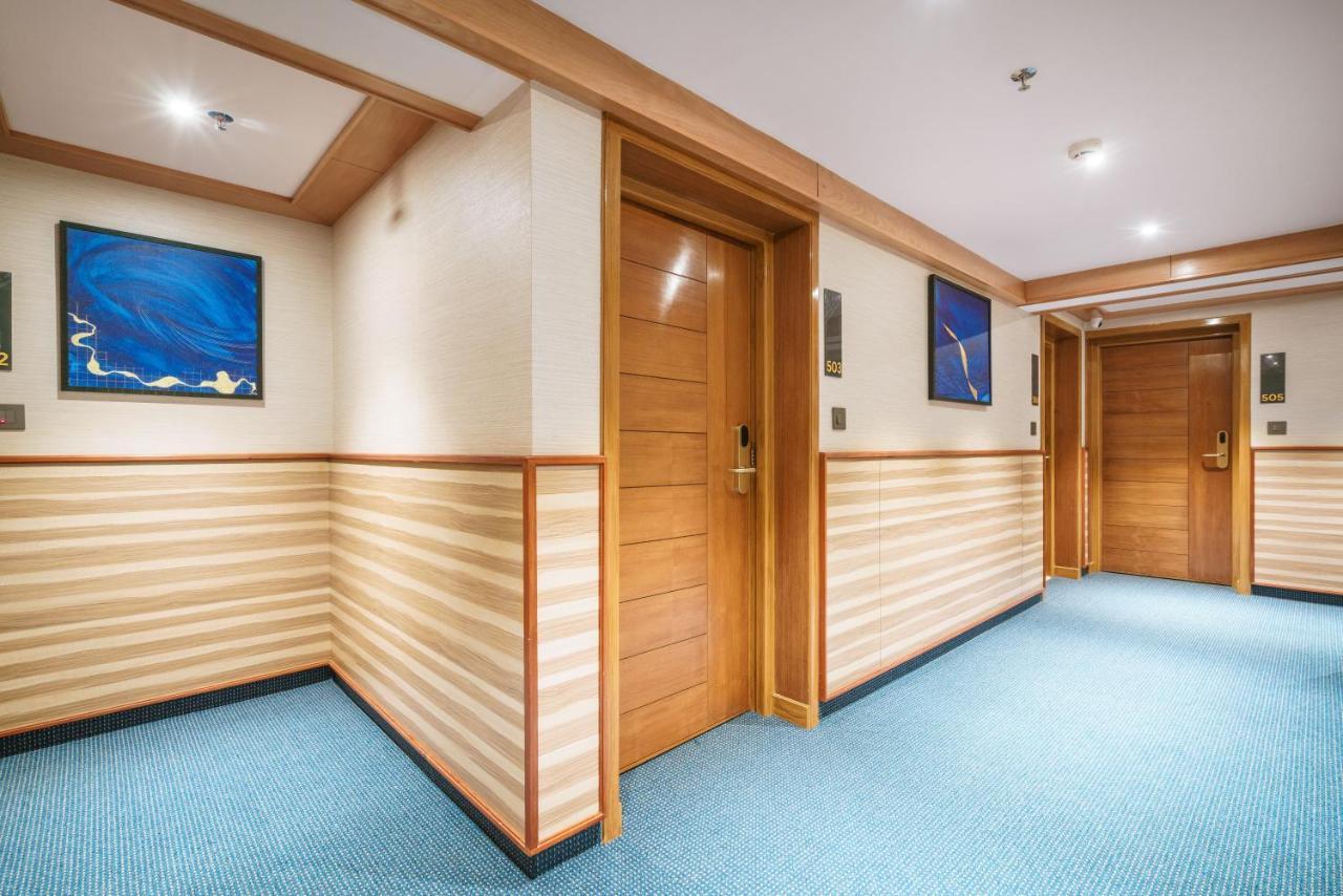 Townbridge Hotels & Suites Kochi 외부 사진