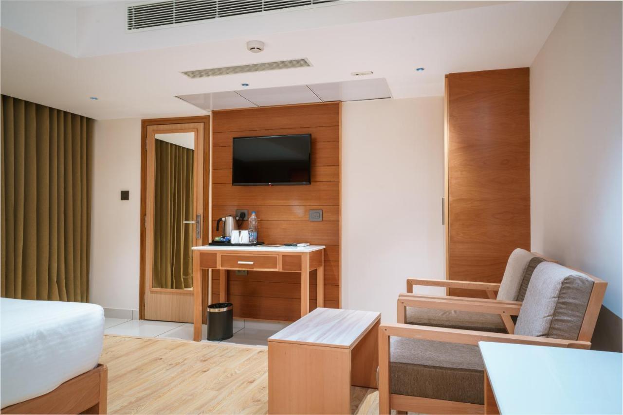 Townbridge Hotels & Suites Kochi 외부 사진