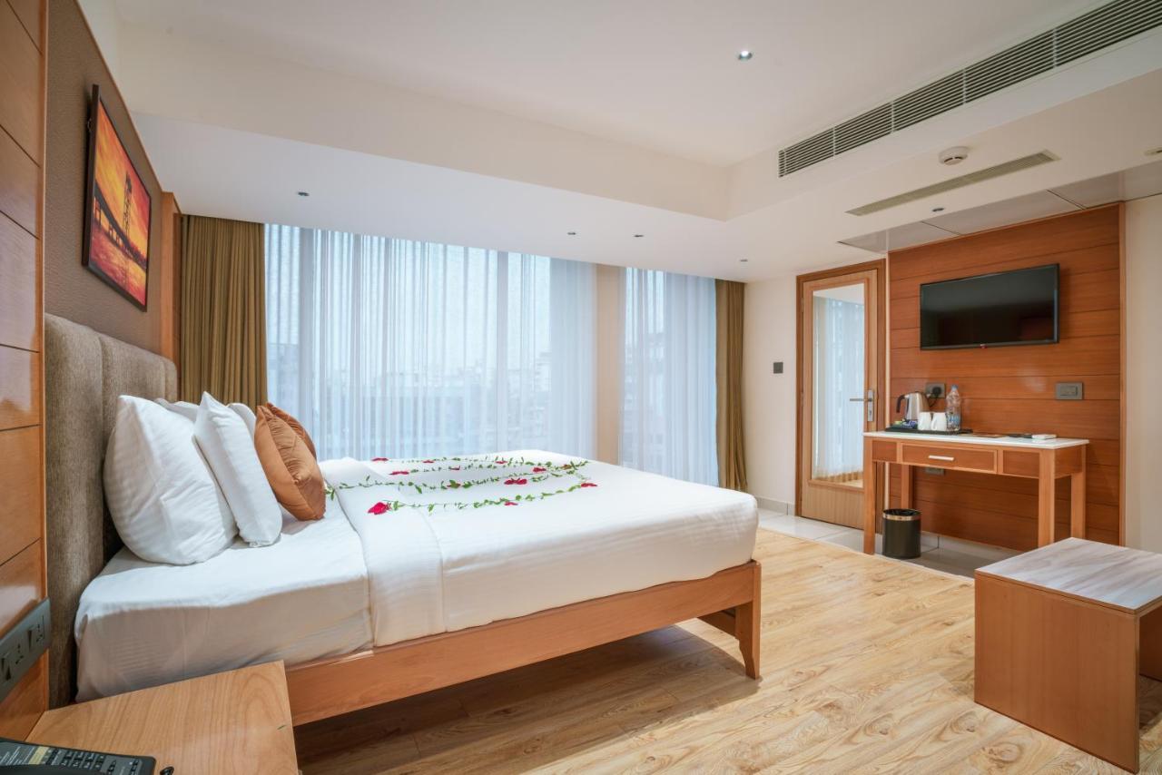 Townbridge Hotels & Suites Kochi 외부 사진