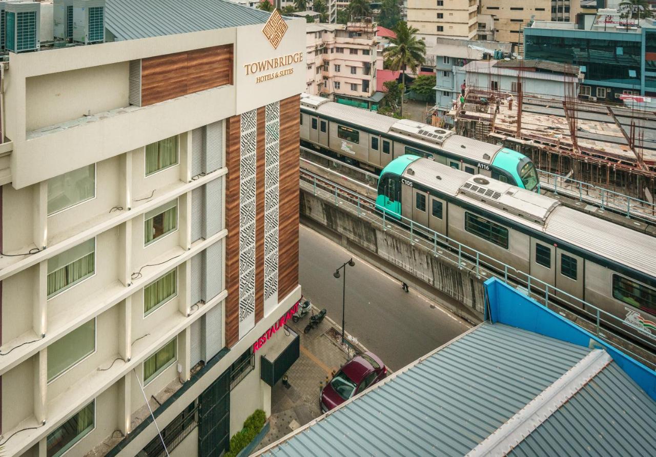 Townbridge Hotels & Suites Kochi 외부 사진
